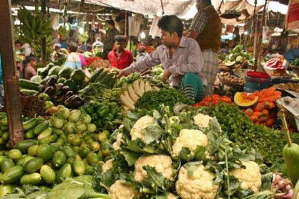 চট্টগ্রামে সবজির বাজার চড়াও