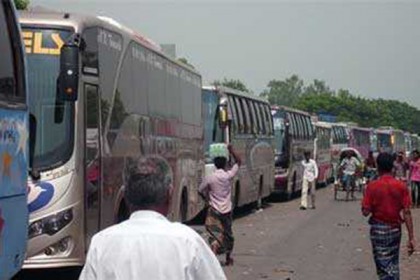 পাটুরিয়া-দৌলতদিয়ায় পারাপারের অপেক্ষায় শত শত যানবাহন