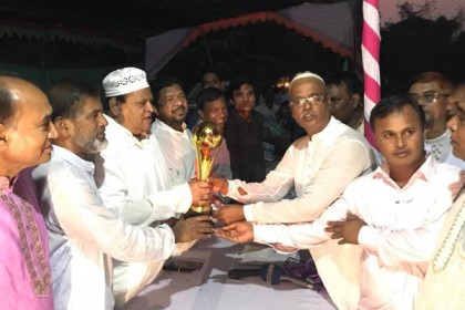 ধামরাইয়ে 'বঙ্গবন্ধু গোল্ডকাপ' অনুষ্ঠিত