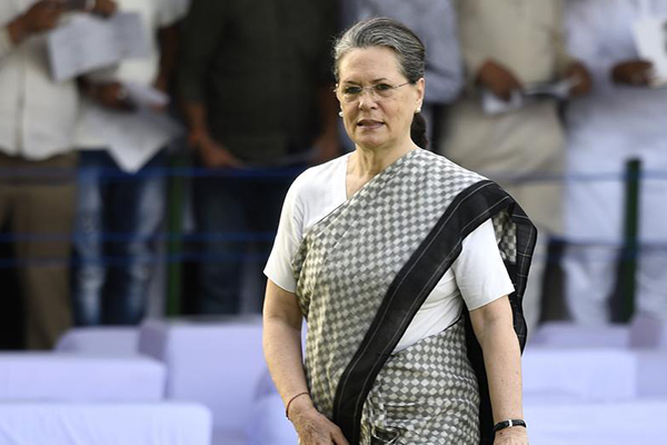 হাসপাতাল ছাড়লেন সোনিয়া গান্ধী