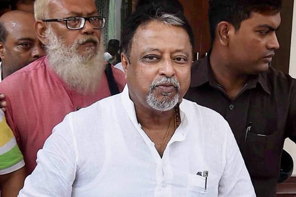 আনুষ্ঠানিকভাবে বিজেপিতে যোগ দিচ্ছেন মুকুল