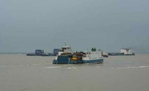 কাঁঠালবাড়ী-শিমুলিয়া নৌরুটে ফেরিসহ নৌযান চলাচল স্বাভাবিক