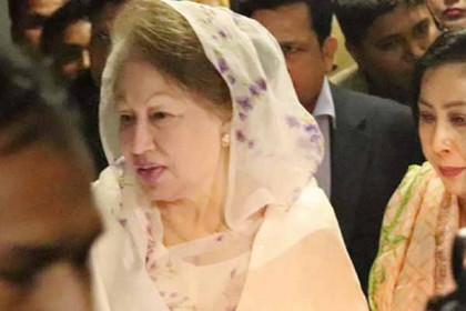 উখিয়ায় রোহিঙ্গা ক্যাম্পে খালেদা জিয়া