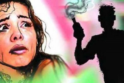গৃহবধূর গোপনাঙ্গে এসিড নিক্ষেপ স্বামীর!