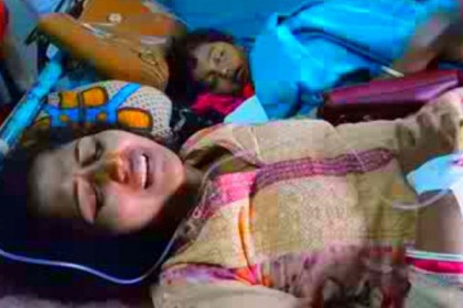 চিকিৎসা শেষে দেশে ফেরার পথে দুর্ঘটনার কবলে বাংলাদেশি পরিবার
