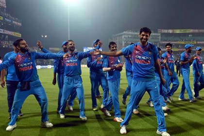 অবসরের পরেই নির্বাচকের গালে চড় কষালেন আশিস নেহরা!