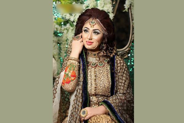 এবার র‌্যাম্পকন্যা অপু বিশ্বাস