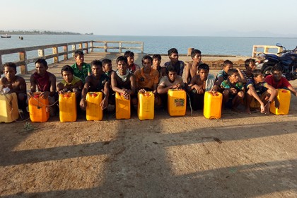 নাফ নদী সাঁতরিয়ে ফের ২২ রোহিঙ্গার প্রবেশ