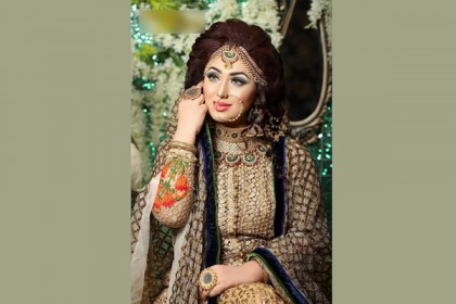 এবার র‌্যাম্পকন্যা অপু বিশ্বাস