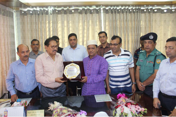 
জন্মস্থান বরিশালের আরও উন্নতি চান পশ্চিমবঙ্গের বিধানসভার স্পিকার