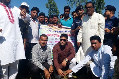 বজ্রপাত নিরোধে নওগাঁয় ২০ হাজার তালবীজ বপন