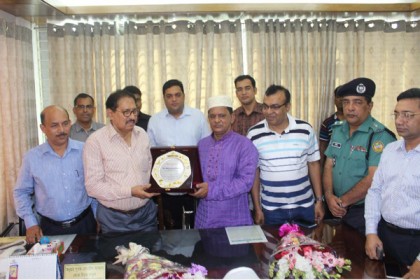 
জন্মস্থান বরিশালের আরও উন্নতি চান পশ্চিমবঙ্গের বিধানসভার স্পিকার