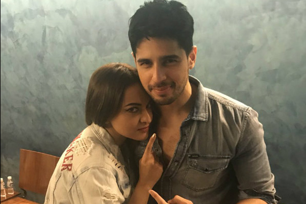 সিদ্ধার্থের সঙ্গে ঘনিষ্ঠ দৃশ্য নিয়ে মুখ খুললেন সোনাক্ষী 