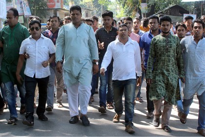 

উজিরপুরে ছাত্রলীগের আনন্দ মিছিল
