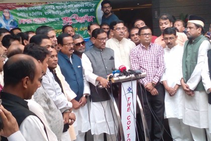 'ত্রাণের নামে ৭ দিন মহাসড়ক অচল করে রাখেন খালেদা'