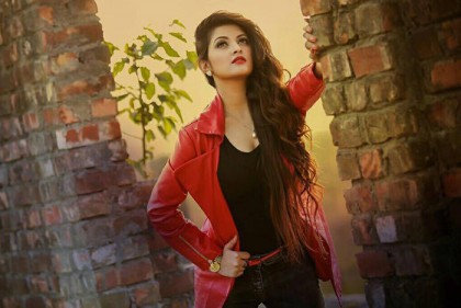 বছর শেষে পরীর জোড়া আনন্দ