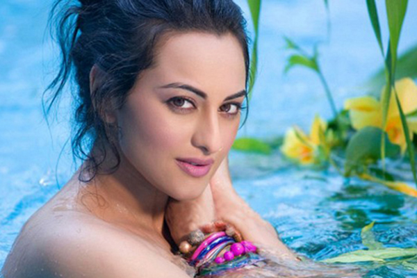 ইত্তেফাক সিনেমায় ঘনিষ্ঠ দৃশ্য নিয়ে মুখ খুললেন সোনাক্ষী