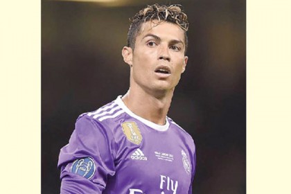 রোনালদোর জন্য ঘর ভাঙছে সৌদি দম্পতির!