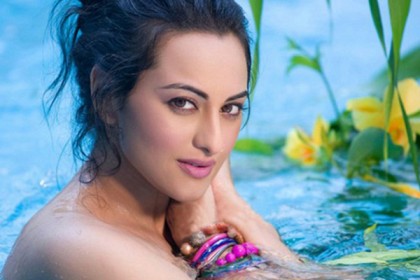 ইত্তেফাক সিনেমায় ঘনিষ্ঠ দৃশ্য নিয়ে মুখ খুললেন সোনাক্ষী
