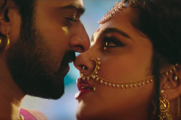 বাহুবলীকে বিয়ে করতেই হবে দেবসেনার, দাবি ভক্তদের! 