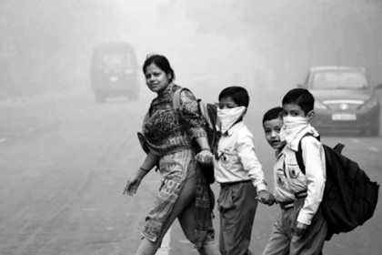 দিল্লীতে বিষাক্ত ধোঁয়ায় স্কুল বন্ধ