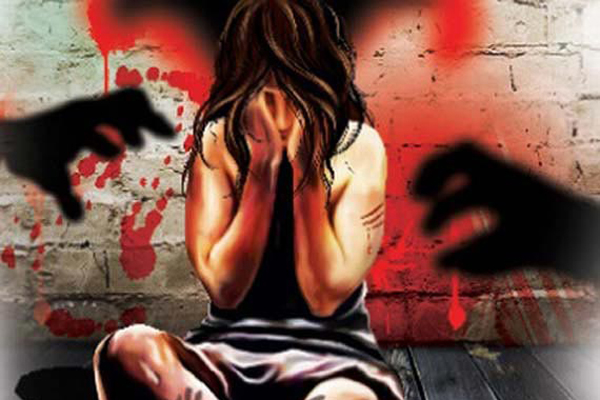 'ক্যারিয়ার শেষ করার ভয় দেখিয়ে ধর্ষণ করতেন অধ্যাপক'