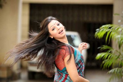 ‘হীরার আংটিতে’ অপহৃত হলেন প্রভা