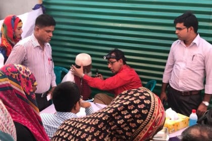 মুন্সীগঞ্জে বিনামূল্যে ৫০০ রোগীকে চিকিৎসা ও ওষুধ বিতরণ