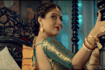 বুম্বা দা'র সঙ্গে ঘনিষ্ঠ হতে গিয়ে নার্ভাস হয়েছিলাম: স্বস্তিকা