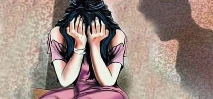 ধর্ষণ এড়াতে চলন্ত ট্রেন থেকে মা-মেয়ের ঝাঁপ