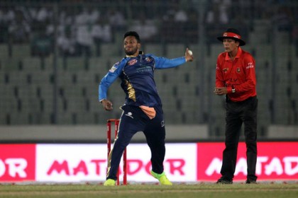 শুরুতেই সাকিবের আঘাত, ৪ উইকেটে খুলনার সংগ্রহ ৭১