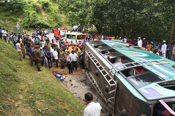 রাঙামাটিতে যাত্রীবাহী বাস উল্টে নিহত ১, আহত ১৫