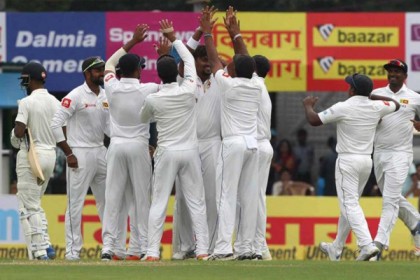 ইডেন টেস্টের প্রথম দিনে লাকমল ও বৃষ্টির দাপট