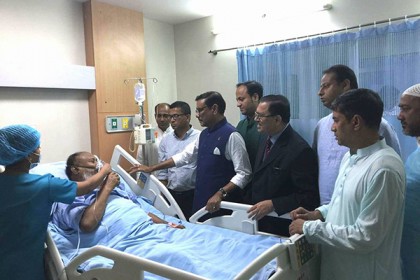 সিঙ্গাপুরে নেওয়া হচ্ছে মহিউদ্দিন চৌধুরীকে