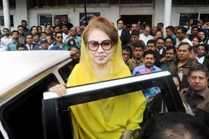 খালেদার গাড়িবহর থেকে ছাত্রদলের ১২ নেতা আটক