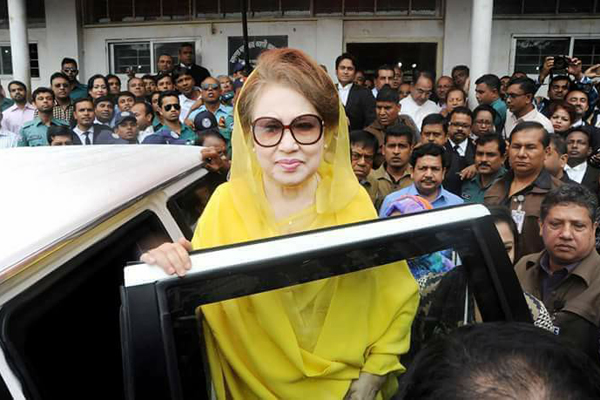 খালেদার গাড়িবহর থেকে ছাত্রদলের ১২ নেতা আটক