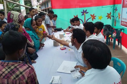 বরিশালে বিনামূল্যে ৭শ’ মানুষের রক্তের গ্রুপ নির্ণয়