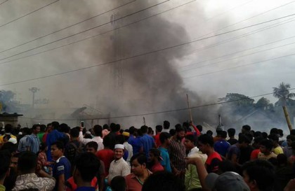 কুমিল্লার কংশনগর বাজারে আগুন