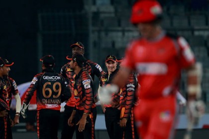 চিটাগং ভাইকিংস'র বিরুদ্ধে খুলনার দাপুটে জয়