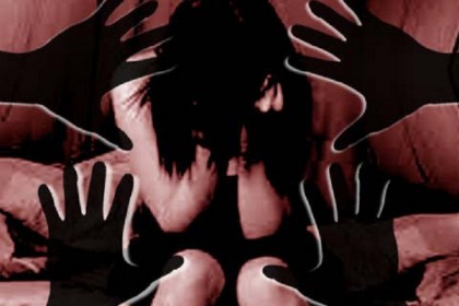 হাত-পা বেঁধে গৃহবধূকে গণধর্ষণ,আটক ২