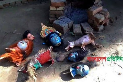 নওগাঁয় কালি মন্দিরের মূর্তি ভাংচুর
