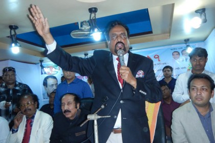 'মানুষ দুই দলের উপর আস্থা হারিয়েছে'