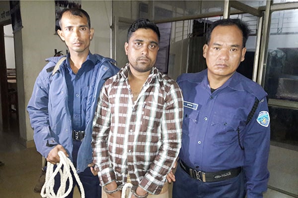 প্রাক্তন স্ত্রীকে তুলে নিয়ে গণধর্ষণ চুল কেটে নির্যাতন, আটক ১