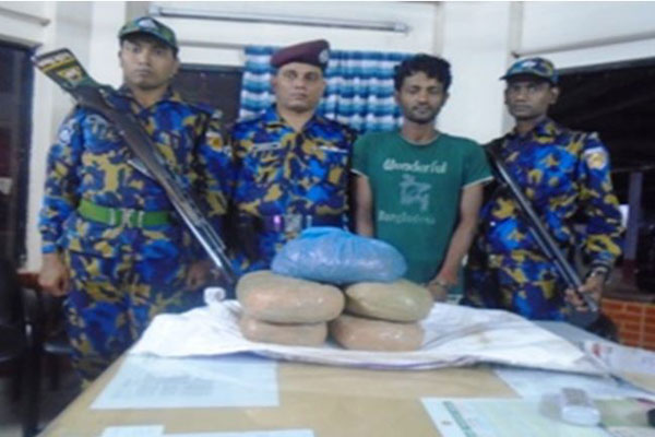 টঙ্গীতে পাঁচ কেজি গাঁজাসহ আটক ১