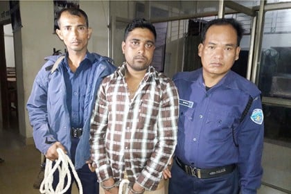 প্রাক্তন স্ত্রীকে তুলে নিয়ে গণধর্ষণ চুল কেটে নির্যাতন, আটক ১
