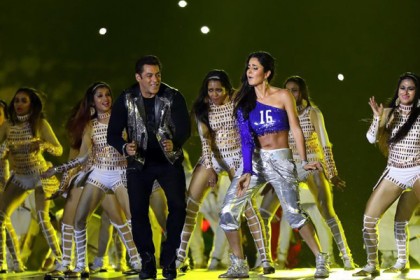 ফাঁস হলো ক্যাটরিনার সেই '১৬ নম্বর পোশাক' রহস্য (ভিডিও)