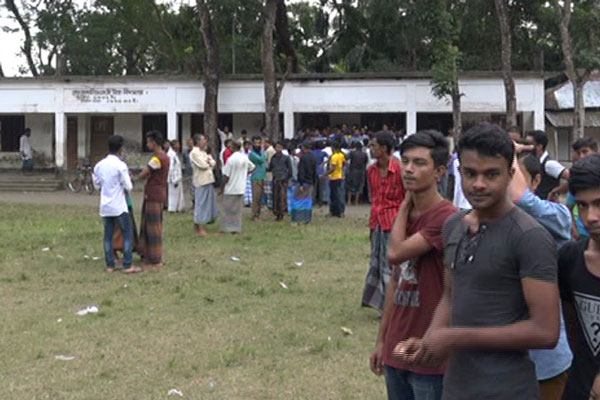লক্ষীপুরে এসএসসি’র ফরম পূরণে বাড়তি টাকা আদায়ের অভিযোগ