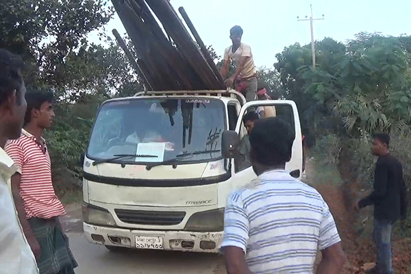 আশুলিয়ায় অবৈধ গ্যাস সংযোগ বিছিন্ন