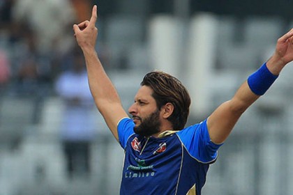 কোপটা শেষ পর্যন্ত পড়লো আফ্রিদির ওপর