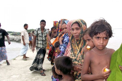 দুর্যোগ সংকেতে জীবনহানি ও ক্ষয়ক্ষতির আশঙ্কায় উপকূলবাসী